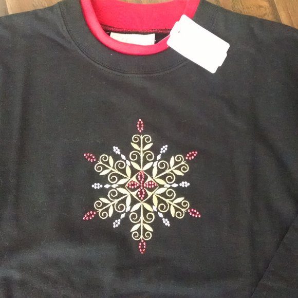 M & C Sportswear Holiday Sweatshirt Small New with Tag - Picture 2 of 4